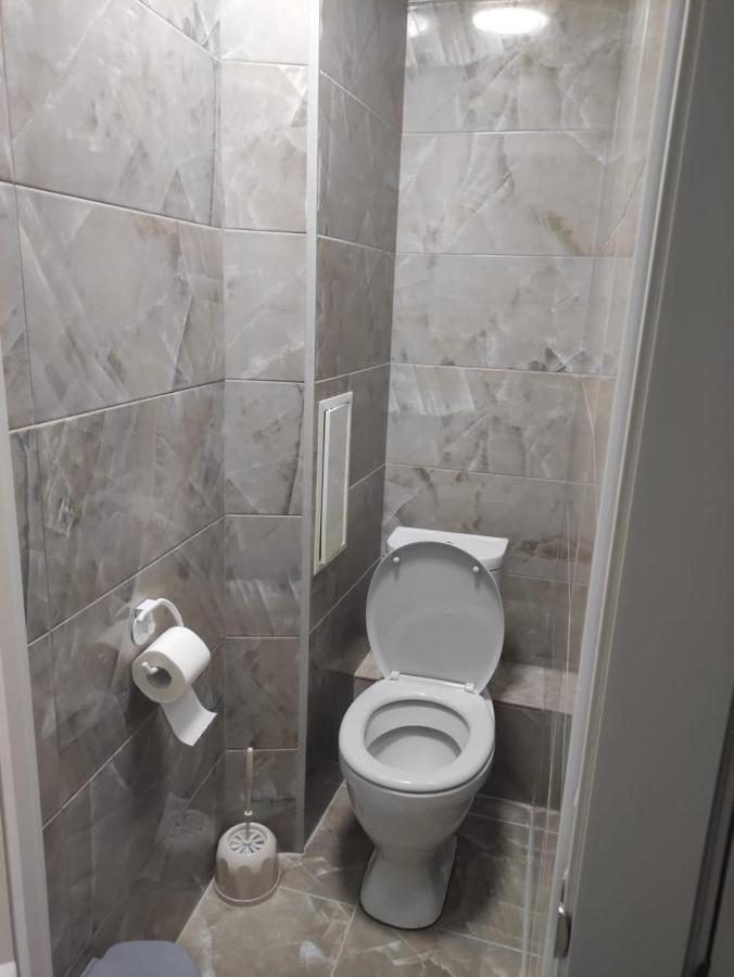 Hostel Nomad Almaty Bagian luar foto