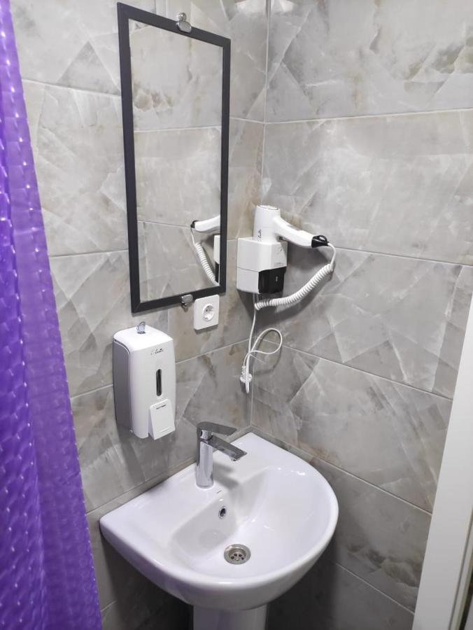 Hostel Nomad Almaty Bagian luar foto