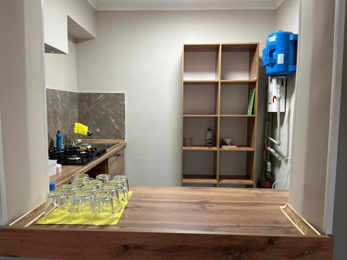 Hostel Nomad Almaty Bagian luar foto