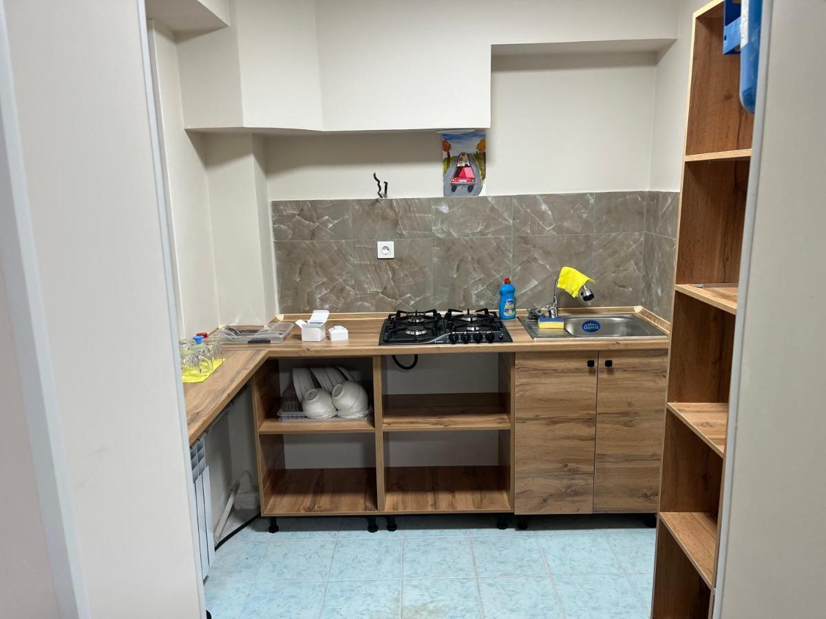 Hostel Nomad Almaty Bagian luar foto