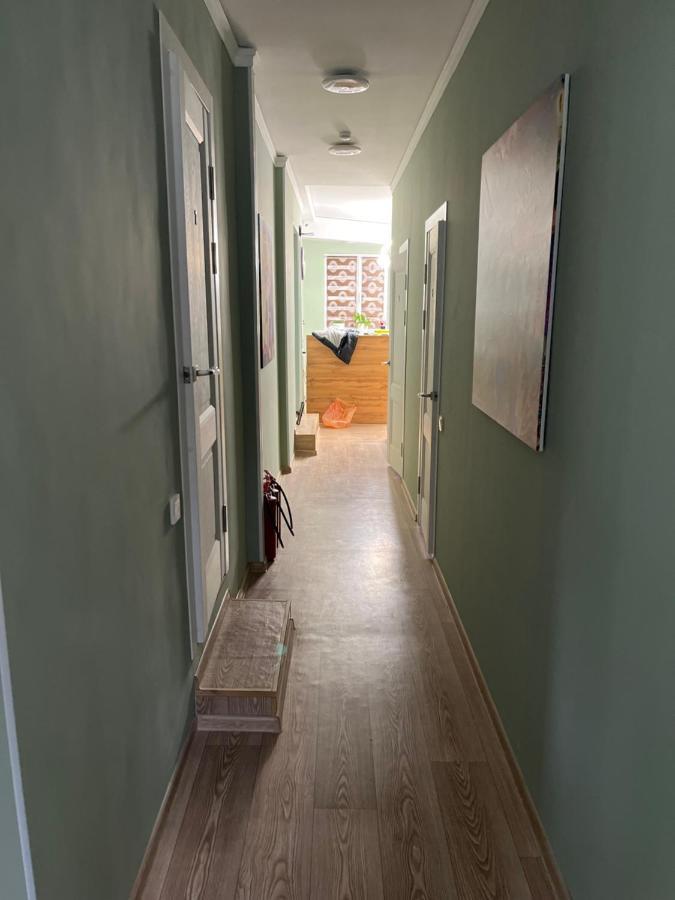 Hostel Nomad Almaty Bagian luar foto