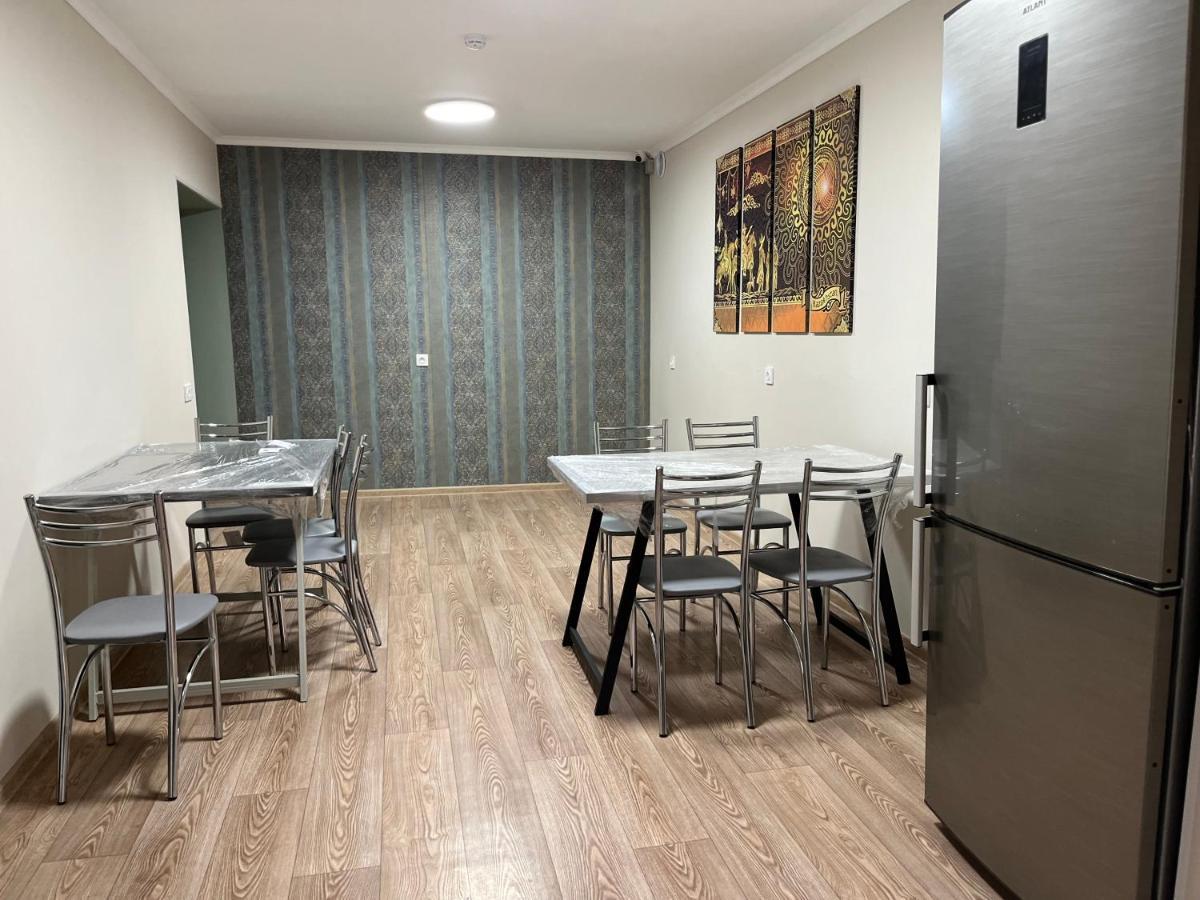 Hostel Nomad Almaty Bagian luar foto