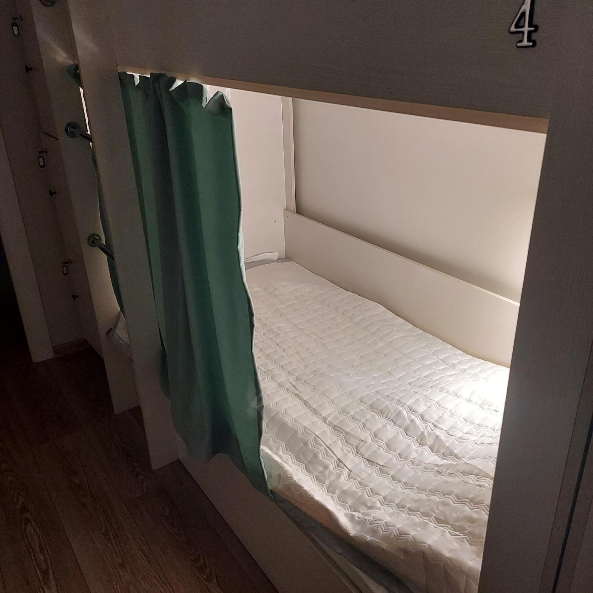 Hostel Nomad Almaty Bagian luar foto