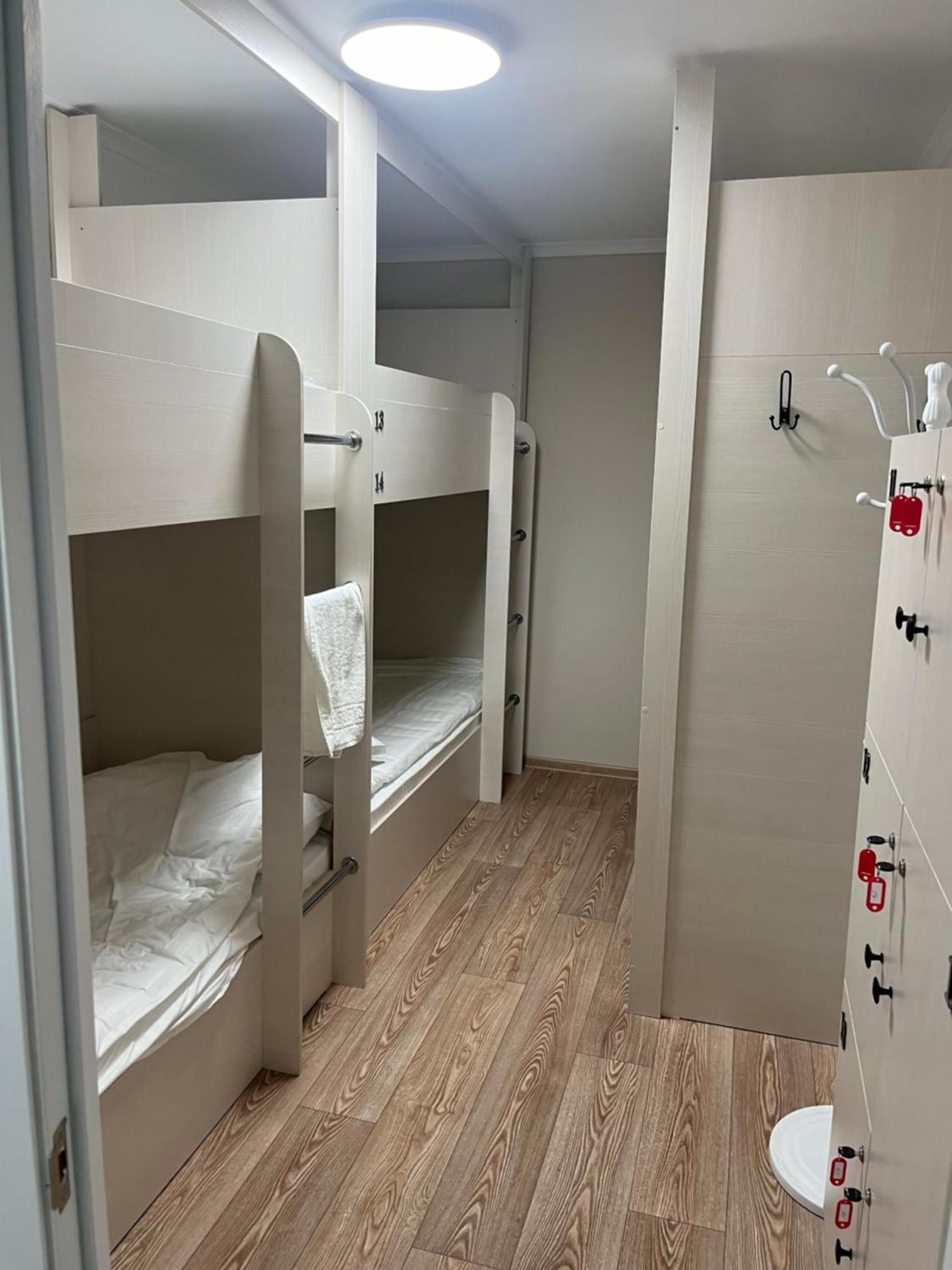 Hostel Nomad Almaty Bagian luar foto