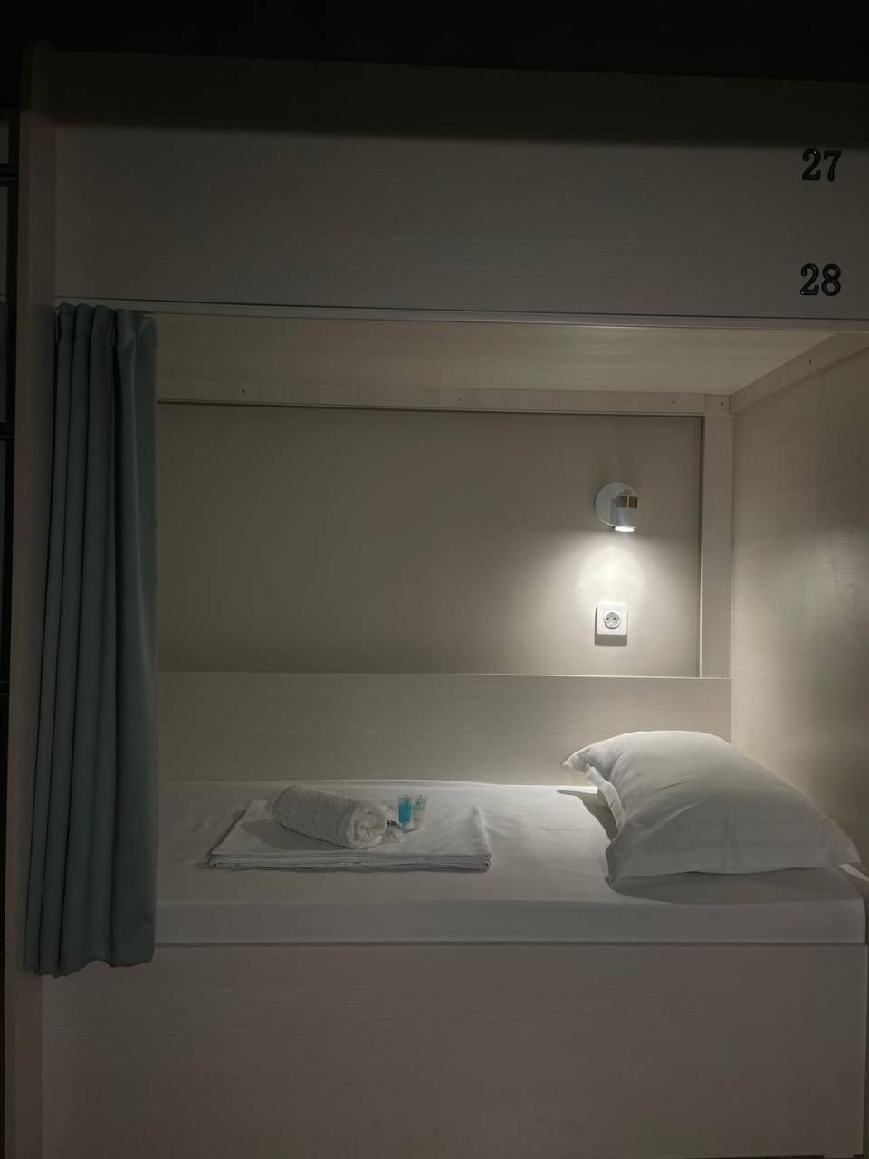 Hostel Nomad Almaty Bagian luar foto