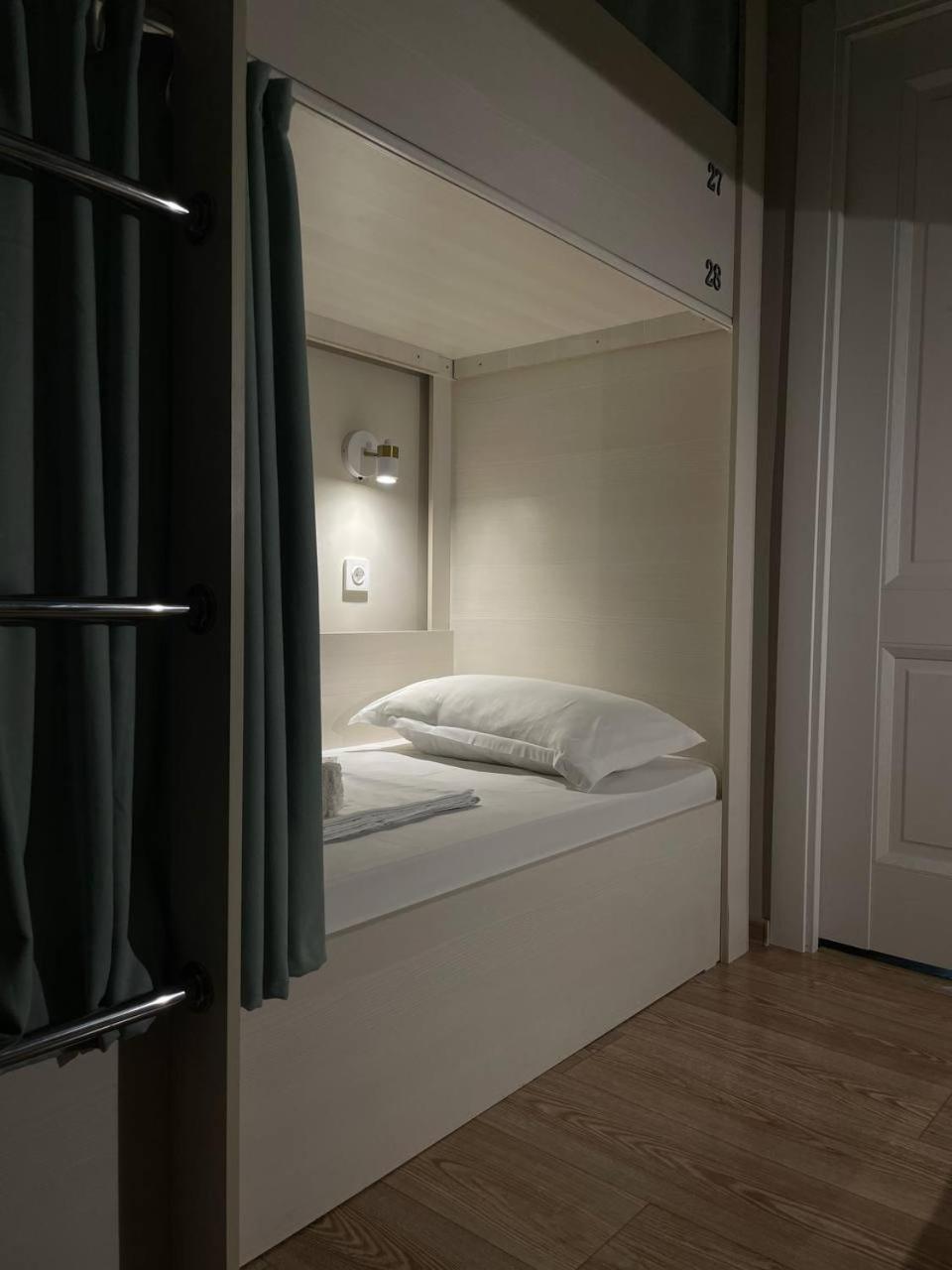 Hostel Nomad Almaty Bagian luar foto
