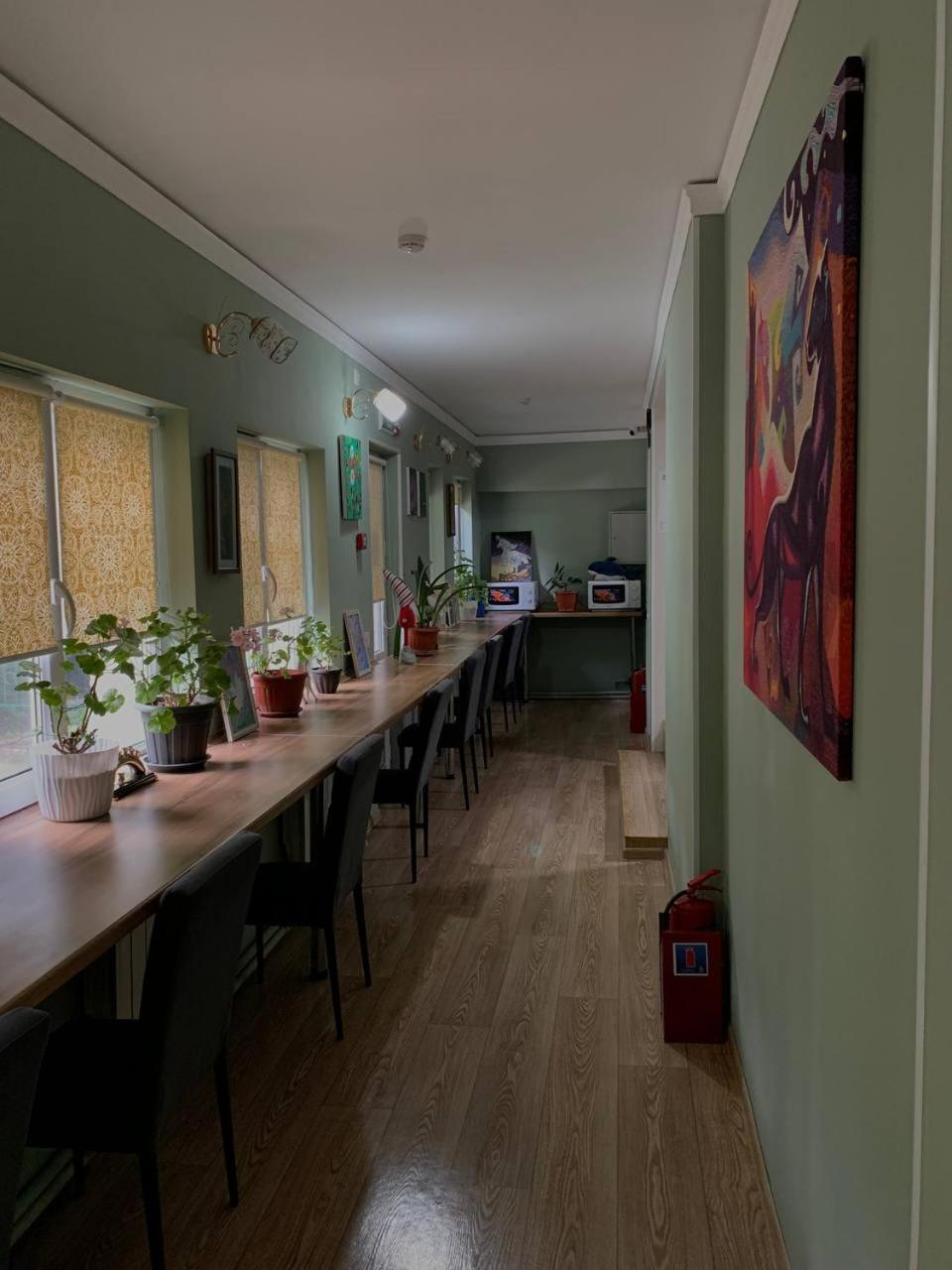 Hostel Nomad Almaty Bagian luar foto